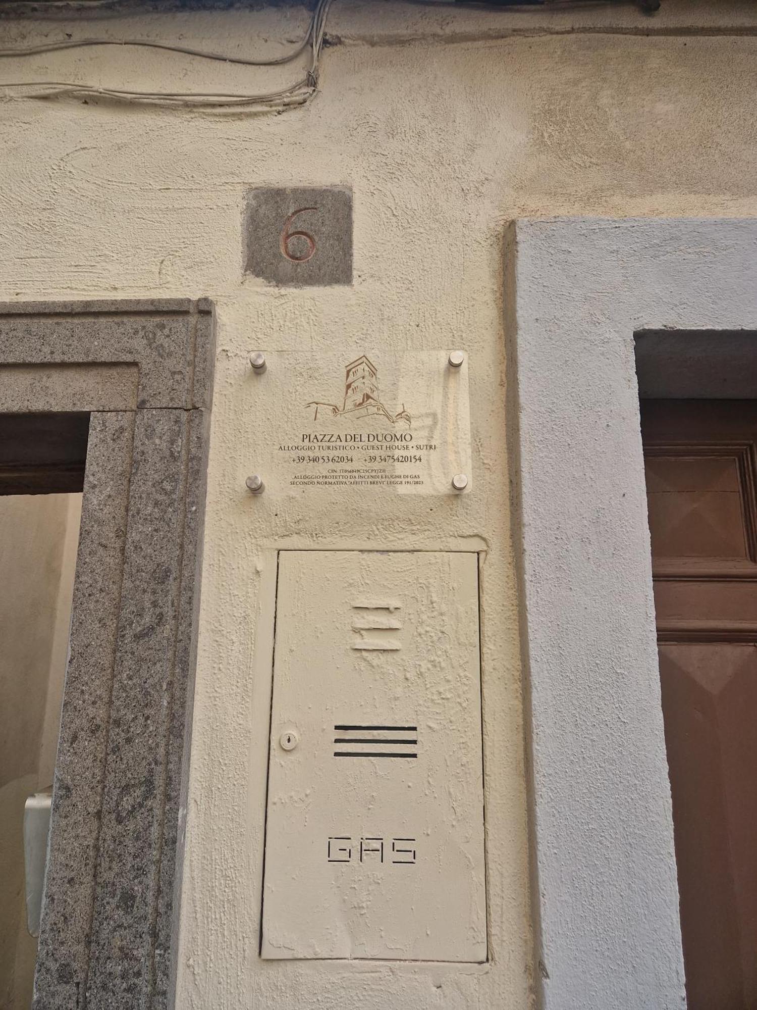 Piazza Duomo Casa Vacanze Sutri Exterior foto